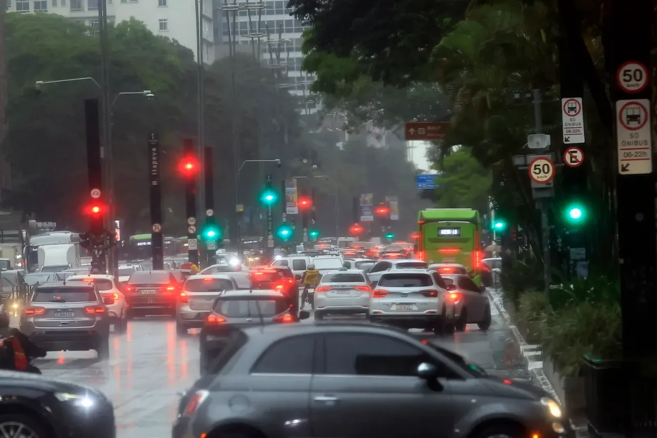 Vai chover hoje? Veja os estados com risco de temporal neste 2º turno