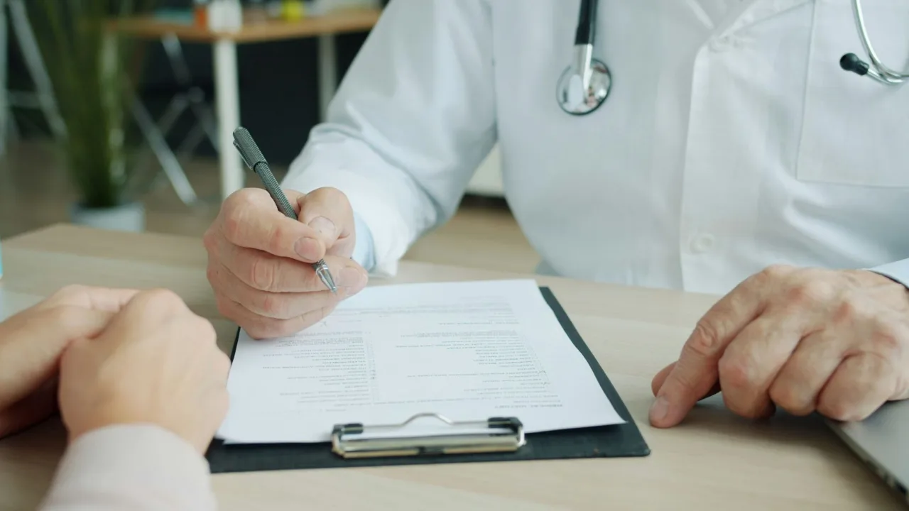 Gordura na região íntima pode mudar a percepção de tamanho? Urologista explica
