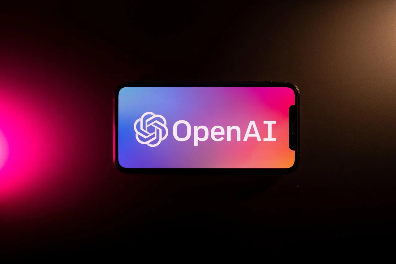 Justiça obriga OpenAI a entregar documentos de contratação em processo da Apple