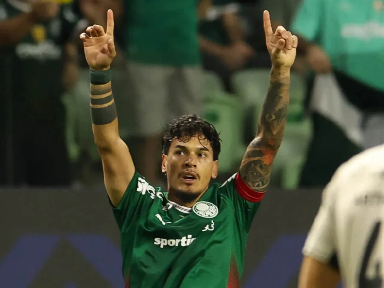 Vídeo: Gustavo Gómez projeta semifinal contra o Fluminense; assista