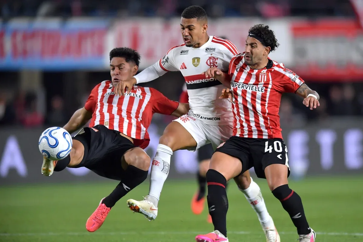 Libertadores: Estudiantes e Flamengo empatam sem gols na ida da semifinal