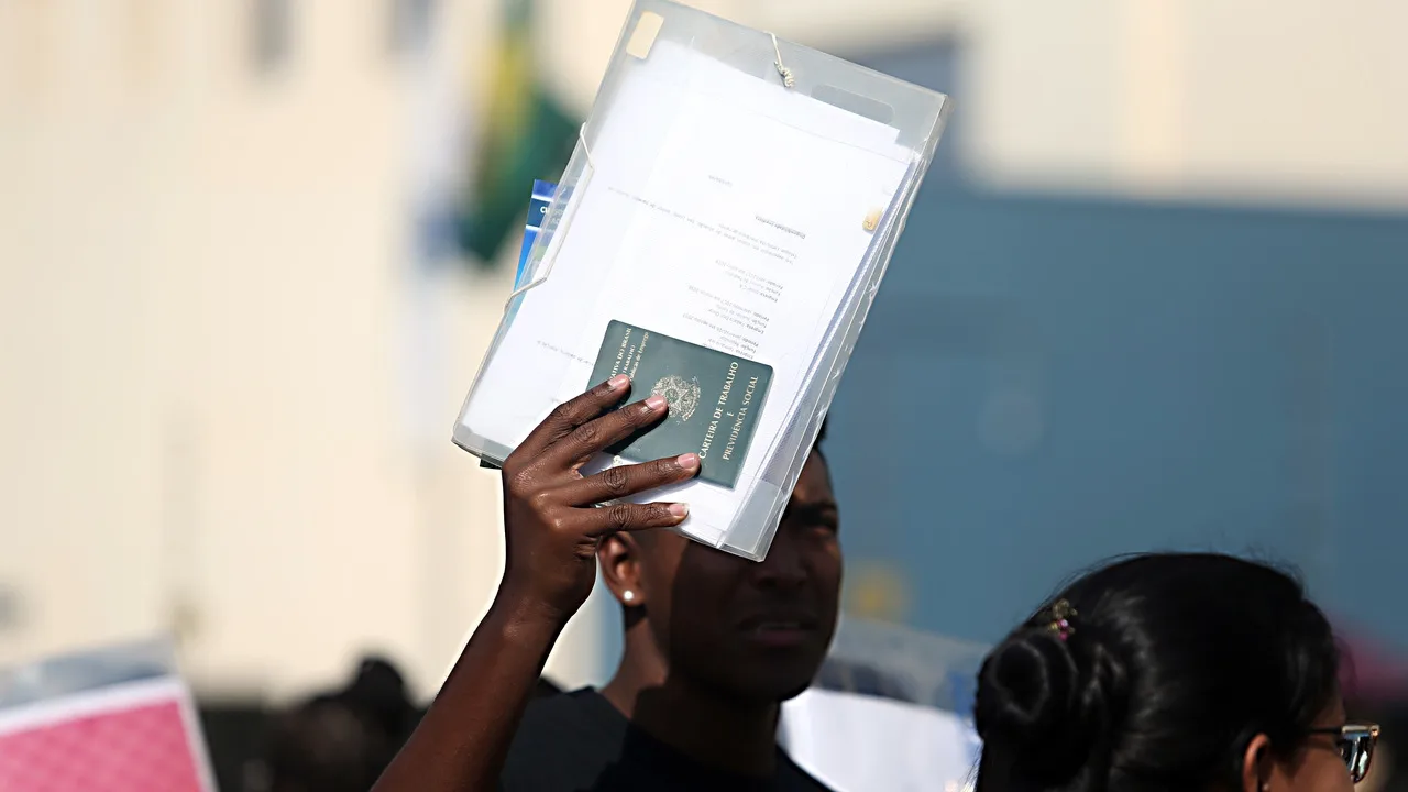 Prefeituras terão custo extra de R$ 5 bi com terceirizados após fim da escala 6×1
