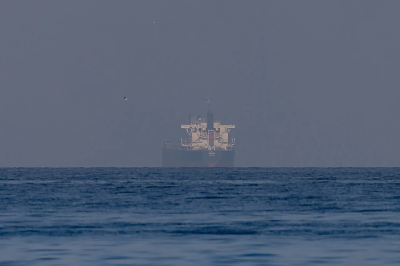 Vazamento de petróleo provoca fechamento de praias nos Emirados Árabes