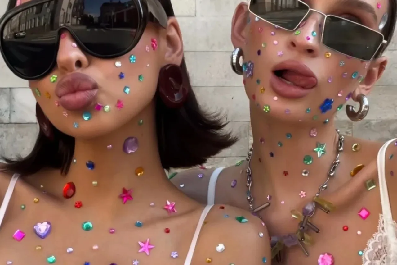 Geração Z cobre tudo de strass, e marcas entram na onda