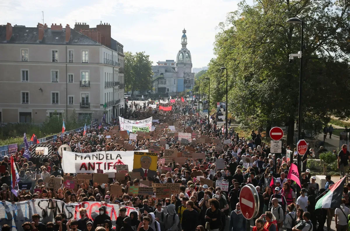 Protestos na França refletem o que será da Europa em 2027, diz especialista