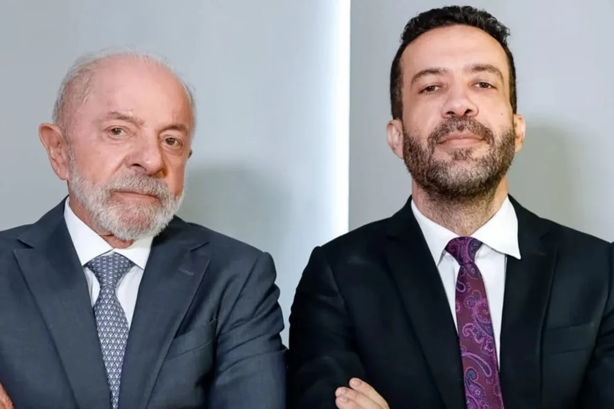 Janones embarca domingo para Madri para ajudar Pedro Sánchez