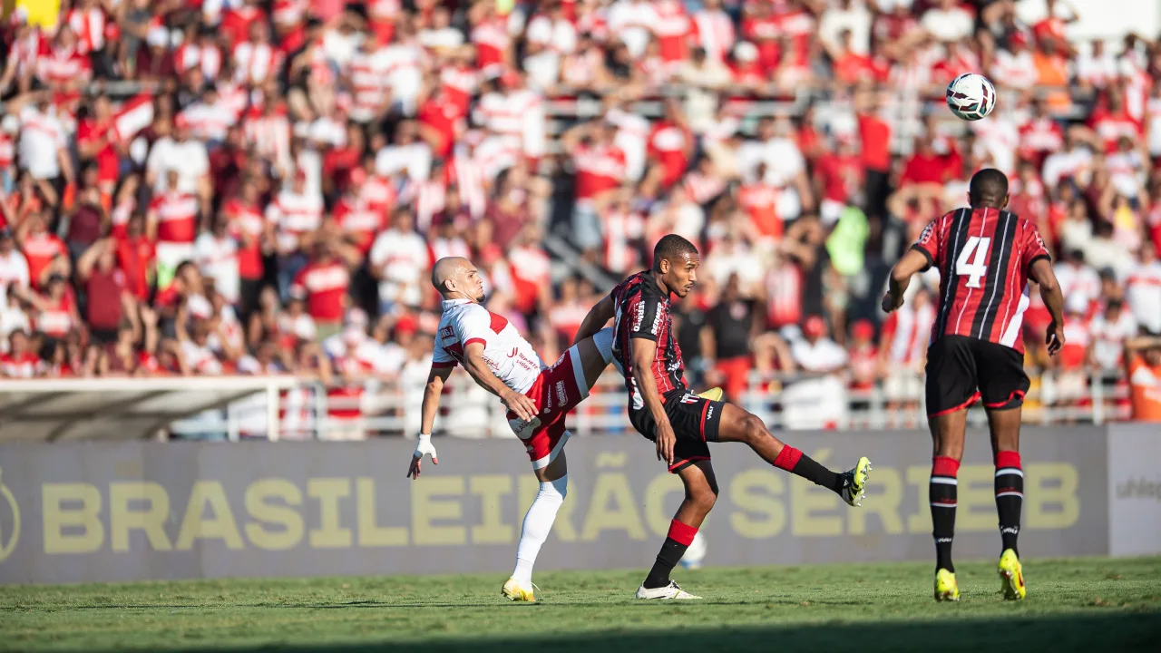 Botafogo-SP supera pênalti perdido e vence o CRB no Rei Pelé