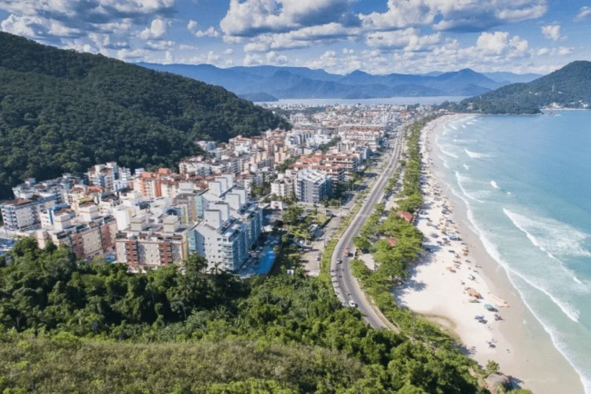 Estacionamento de carros de turistas nas praias de Ubatuba sobe 150%