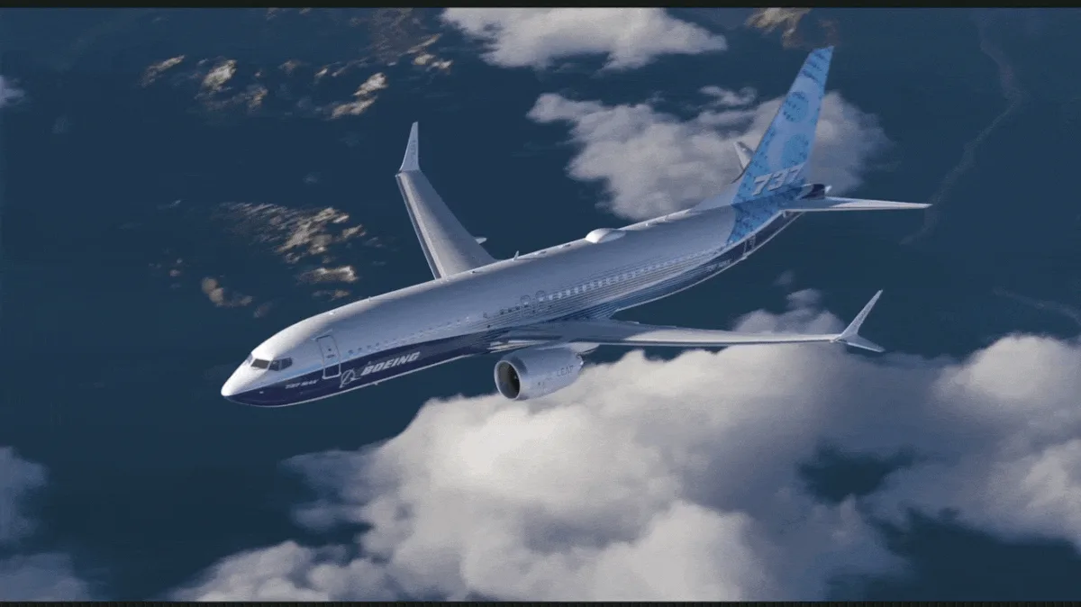 Após seis anos de atraso e crises de segurança, maior Boeing 737 MAX 10 é aprovado para voar; conheça