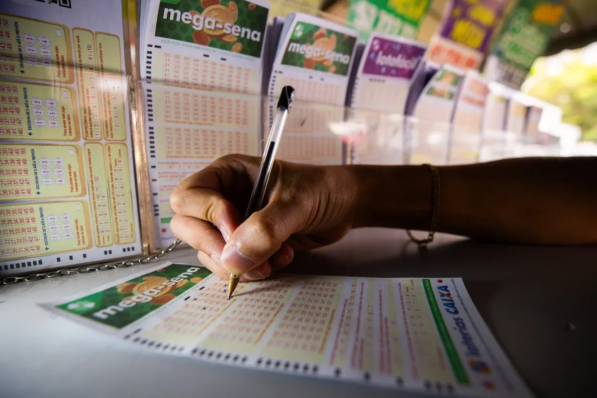 Mega-Sena acumula e próximo concurso pode pagar mais de R$ 180 milhões