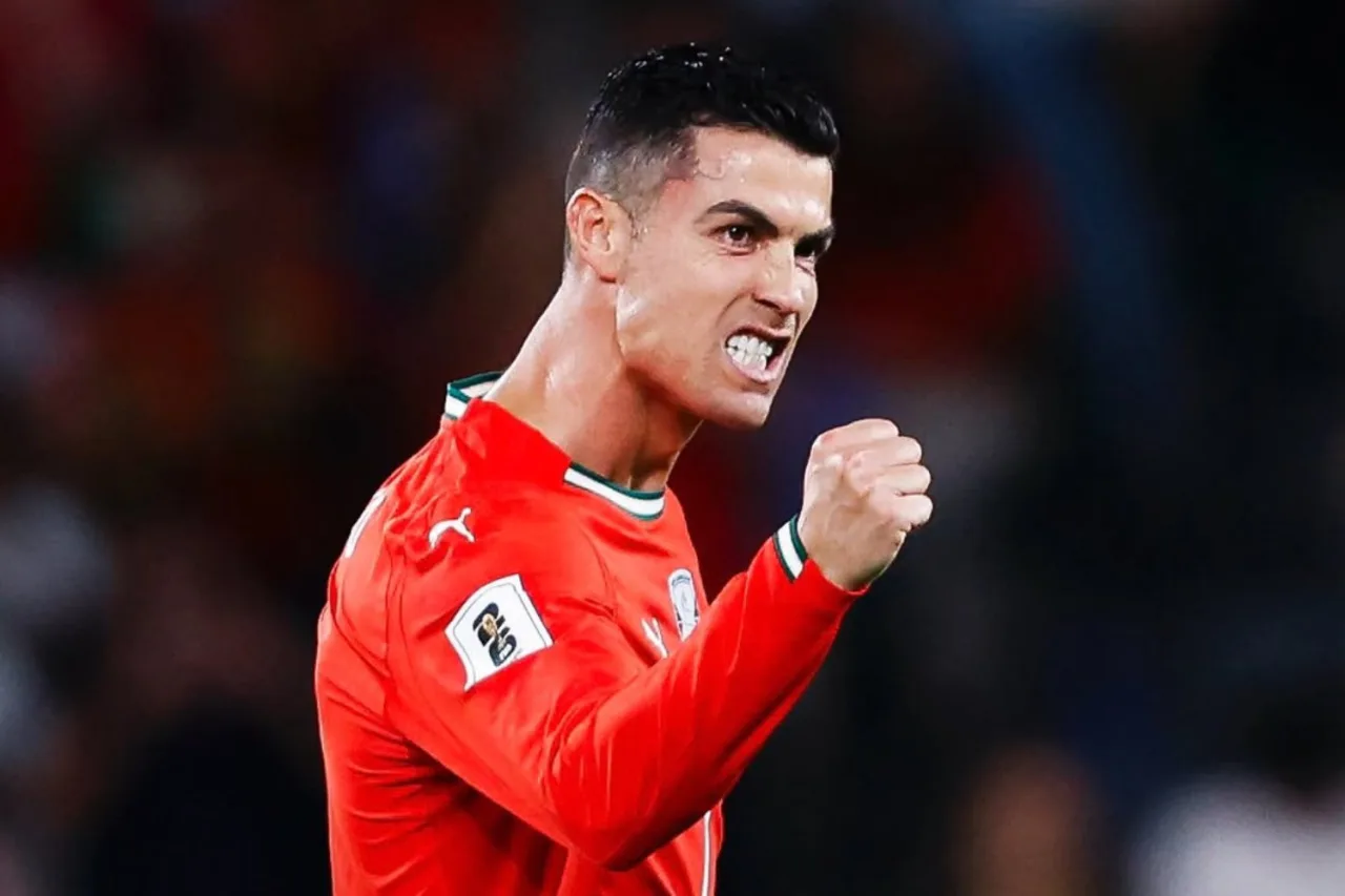 Em votação popular, Cristiano Ronaldo de 2008 é eleito o melhor Bola de Ouro da história