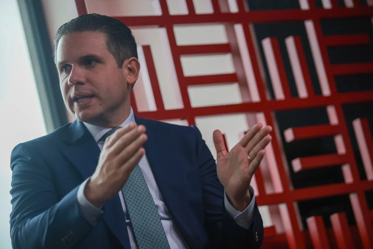 De mais votado em 2022, Hugo Motta perde 33 mil votos em 2026 na Paraíba