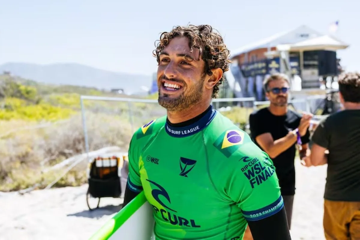João Chianca diz como conheceu Paolla Oliveira: "Na praia, água de coco"