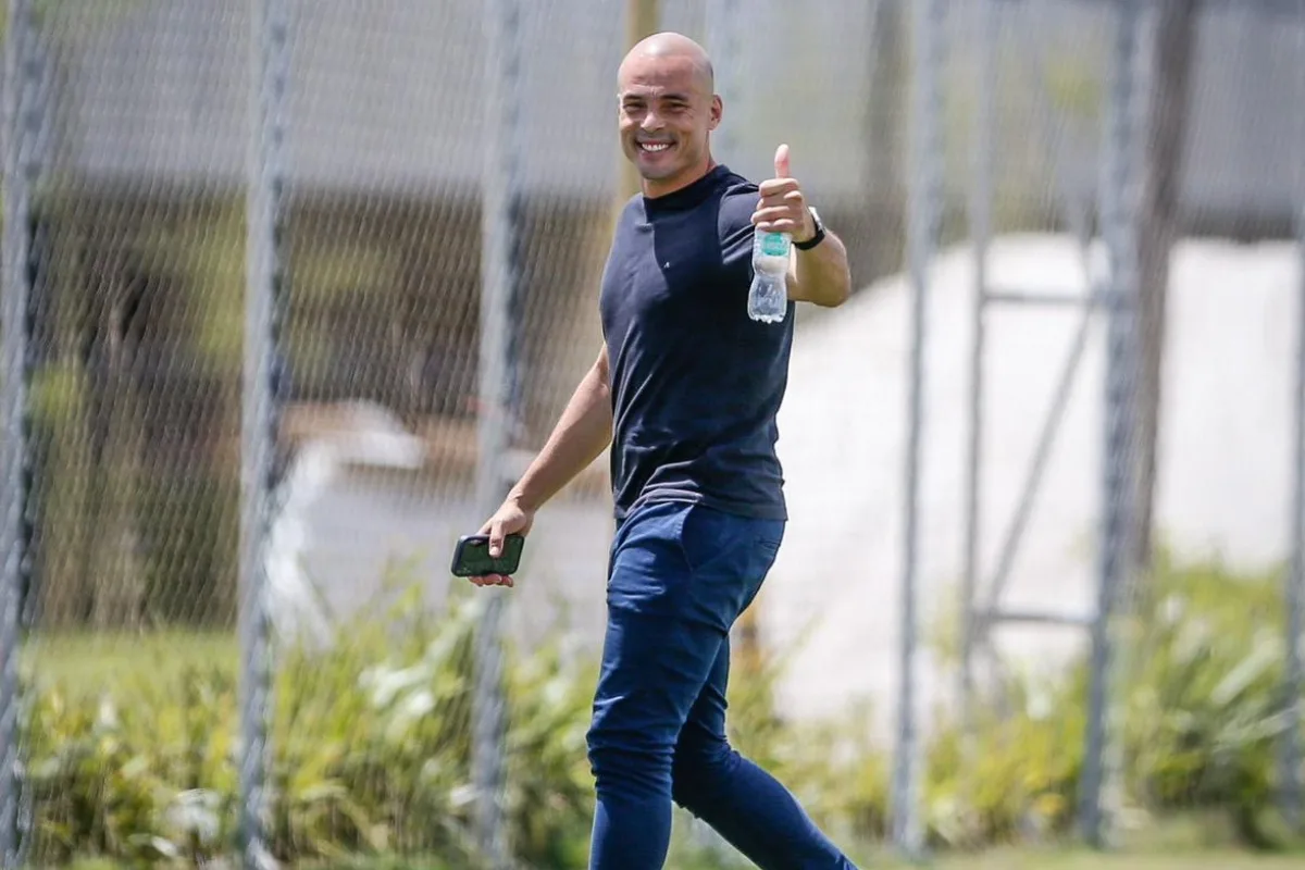"O grupo está preparado para sair dessa", diz Júlio César sobre Corinthians