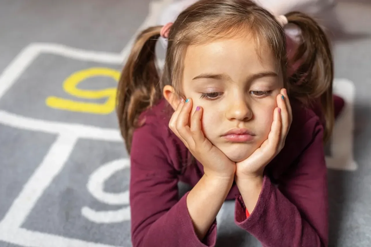 Aprendeu a ler os outros antes de ler a si mesmo? As 6 lições de infância por trás da autoconfiança