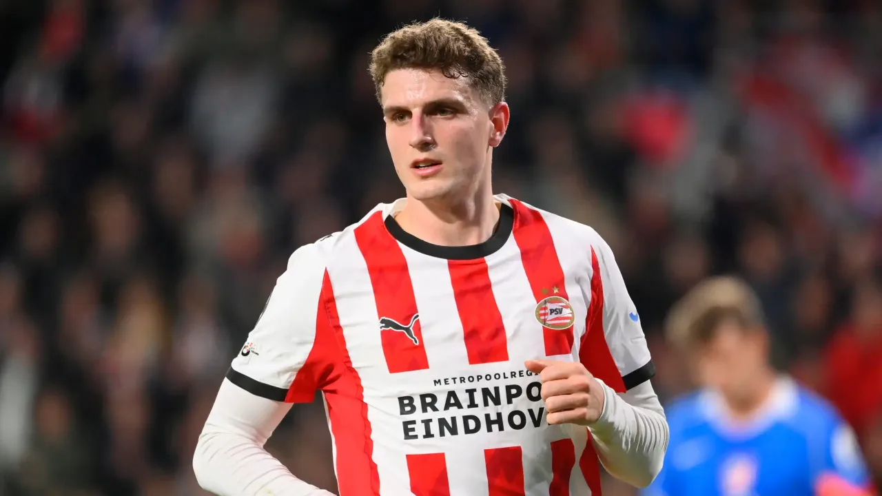 PSV vence com gol de Guus Til e afunda Porto na Champions
