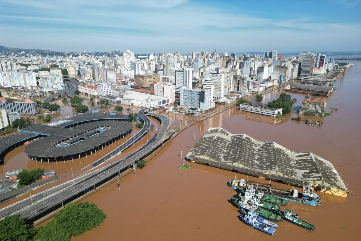 Chuvas deixam Rio Grande do Sul sob alerta vermelho com risco de inundações