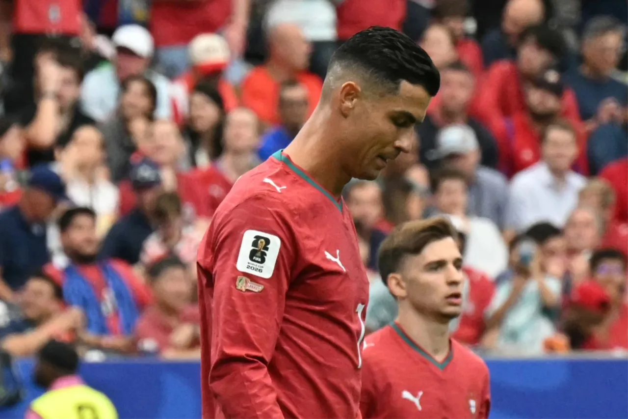 Cristiano Ronaldo recebe suspensão de 30 dias após deixar seleção de Portugal