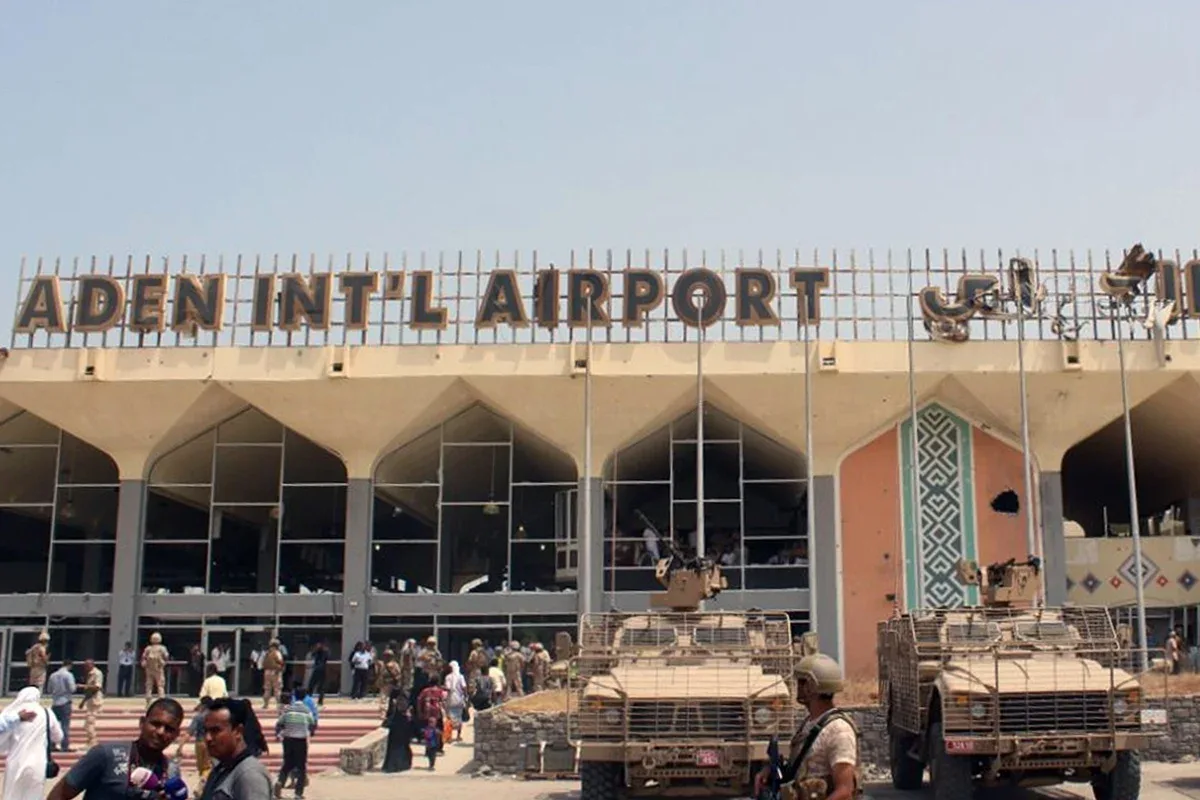 Houthis lançam mísseis contra o aeroporto de Aden, no Iêmen