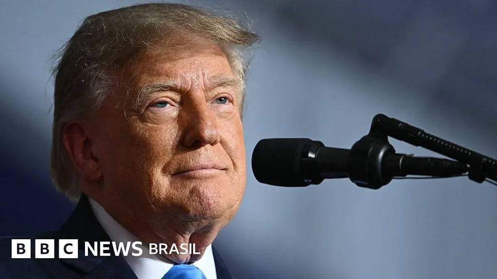 Sem mencionar Flávio, Trump diz que 1º turno 'foi uma grande vitória'