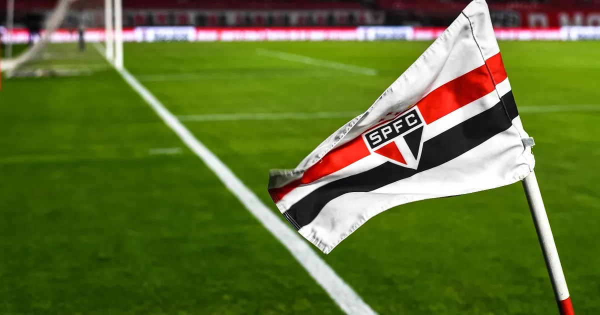 Clubes e os patrocínios