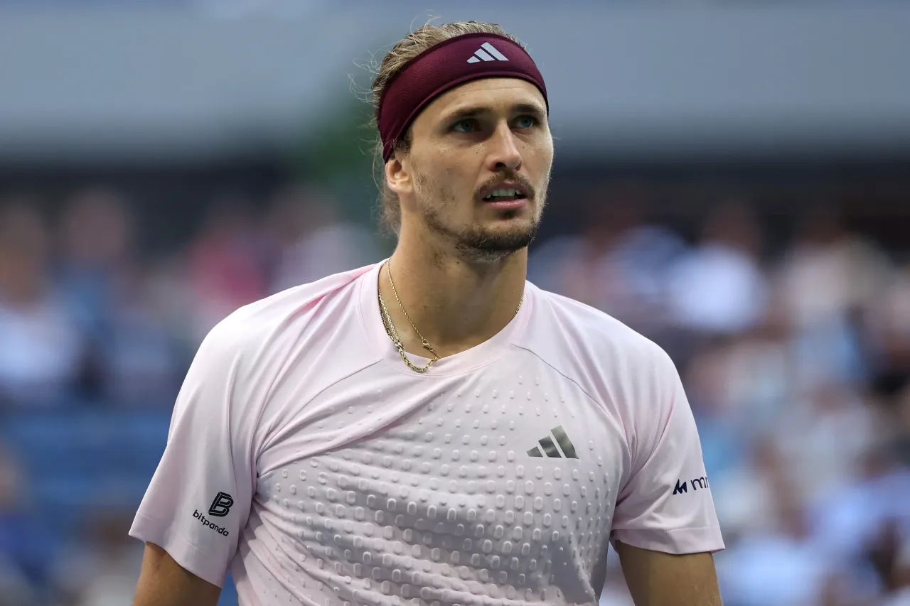 Alexander Zverev garante liderança do ranking mundial de tênis pela primeira vez