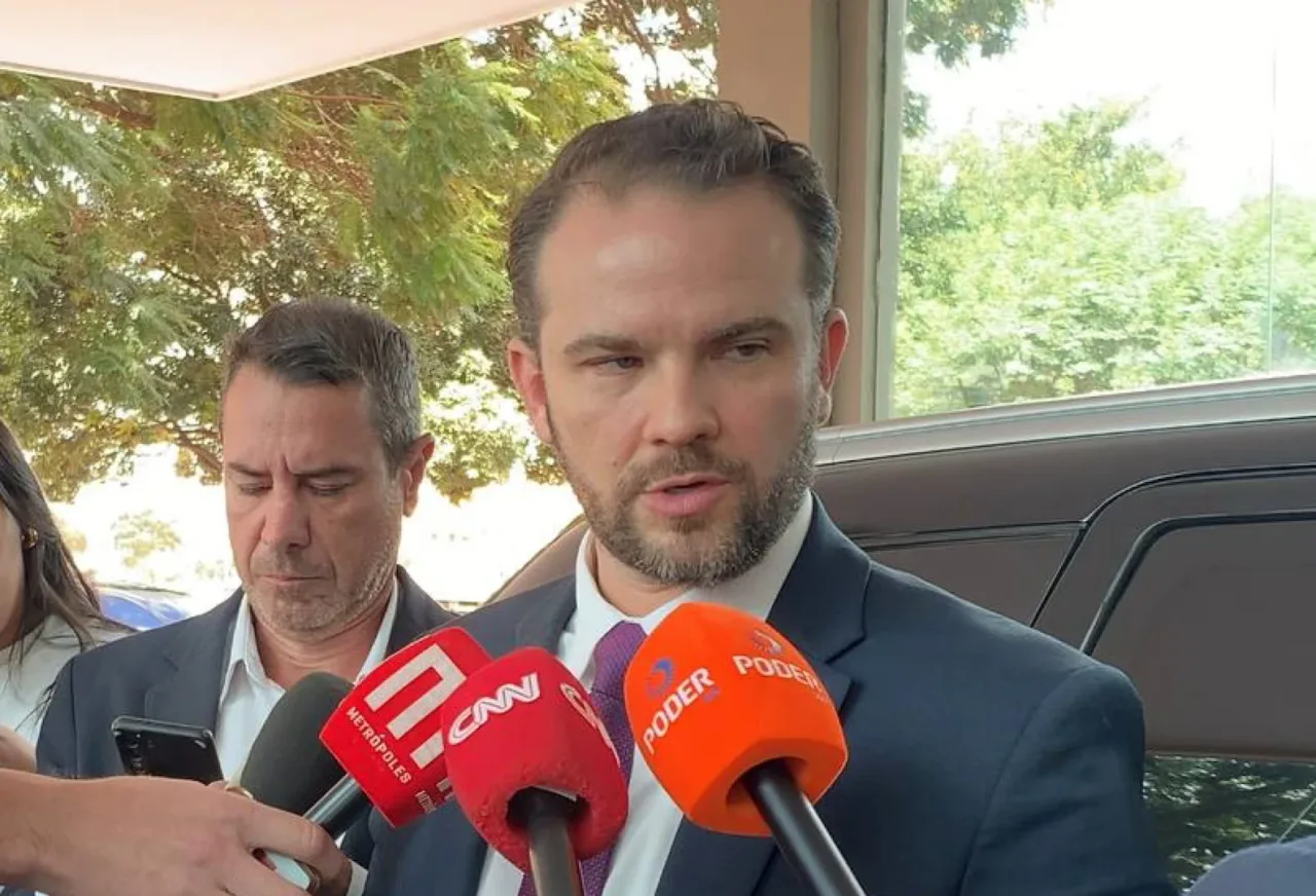 Durigan avalia rever emendas e supersalários para abrir espaço fiscal