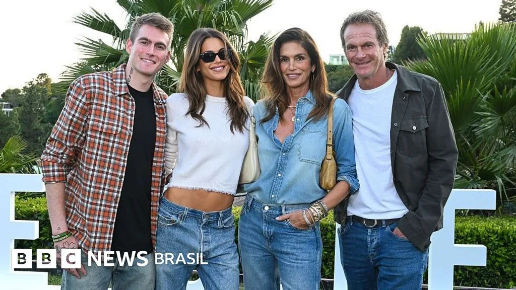 Cindy Crawford fala pela primeira vez sobre morte do filho: 'Estou arrasada'
