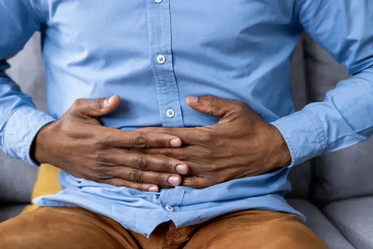 Fazer centenas de abdominais todos os dias pode não ser o melhor caminho para a sua coluna, e a ciência explica o motivo