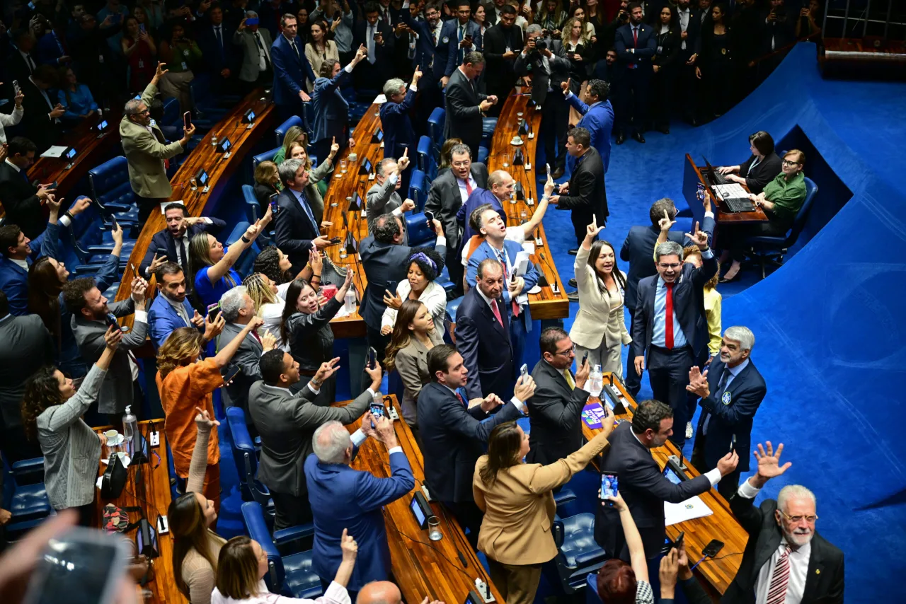 Fim da escala 6×1: senadores do maranhão votaram a favor