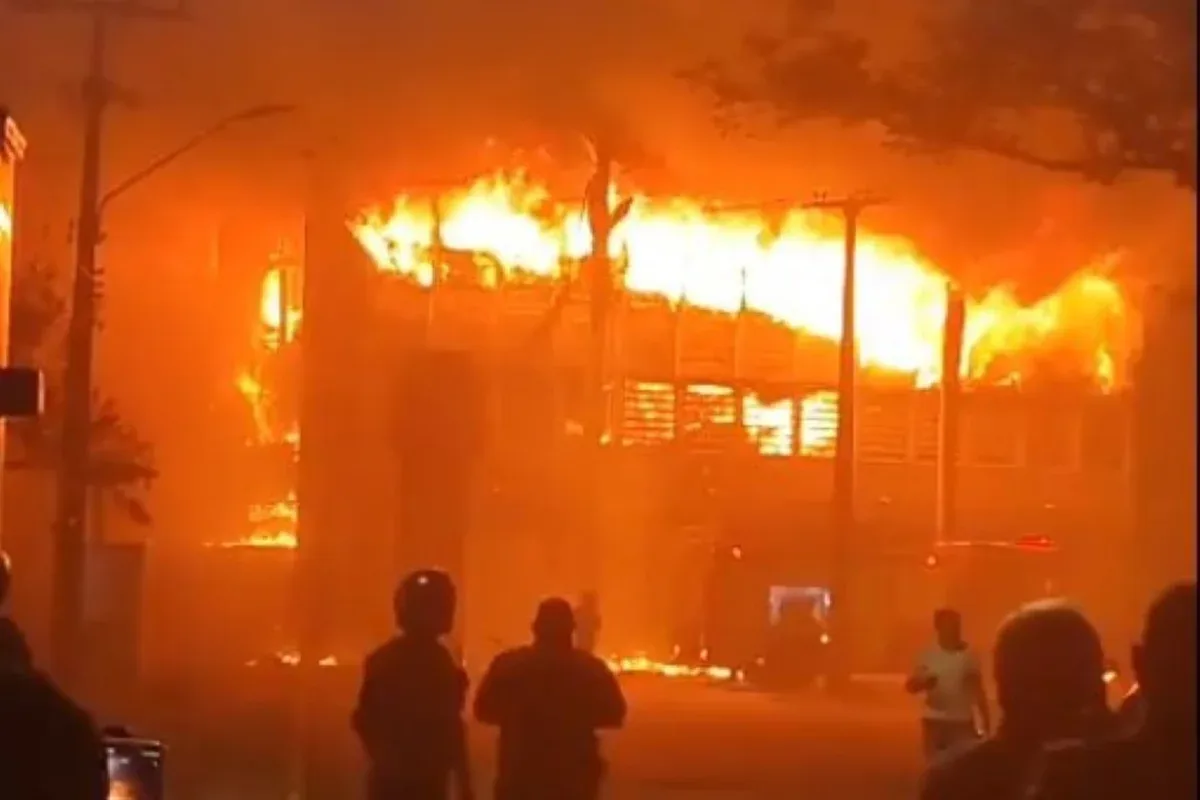 Incêndio na UFPE causou "grandes danos" ao prédio, diz universidade
