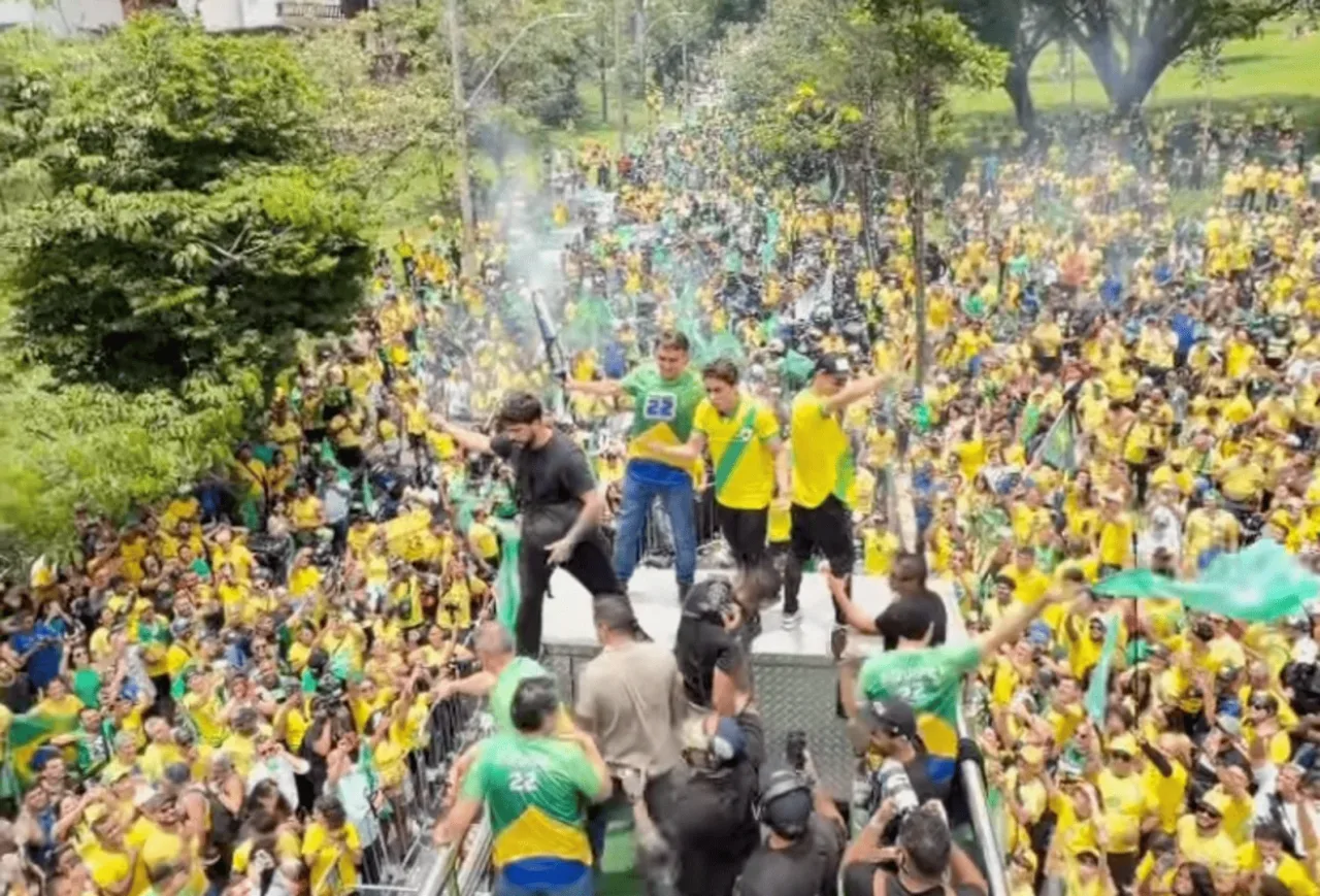 Ao menos 19 cidades do Brasil tiveram atos pró-Flávio no sábado
