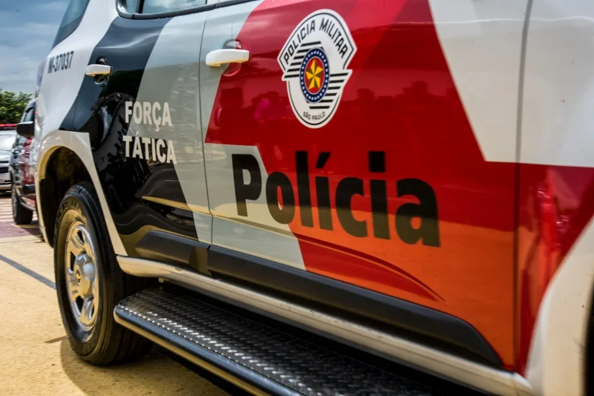 Após ameaçar esposa, médico é morto em troca de tiros com a polícia