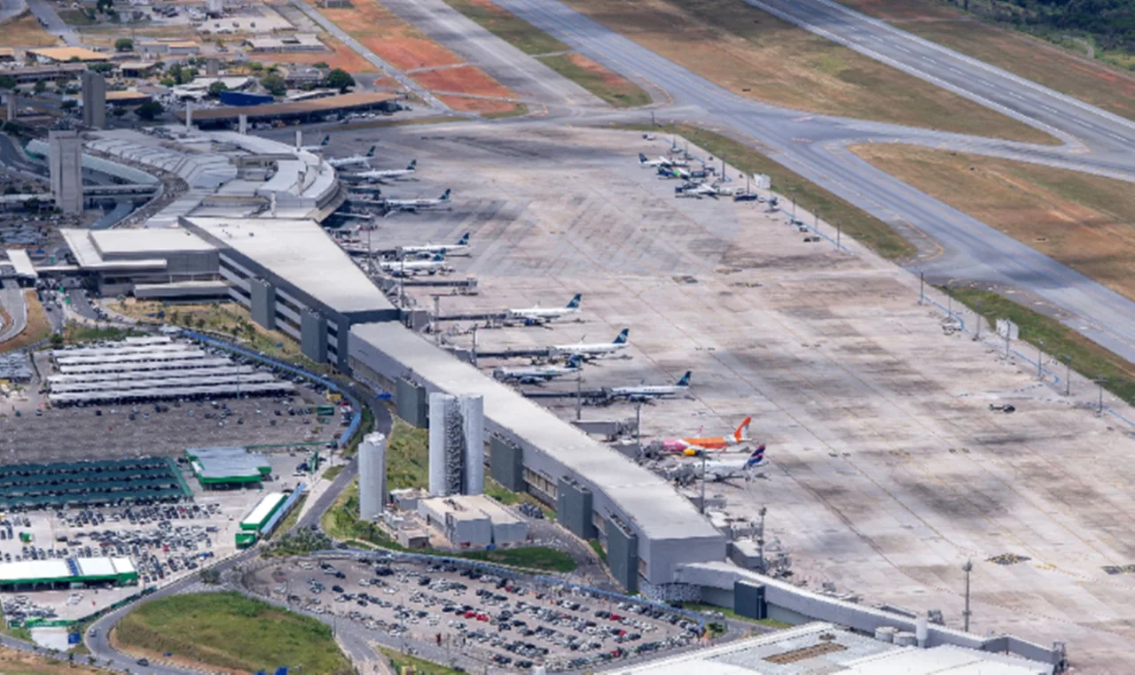 Nevoeiro causa cancelamentos e desvios de voos no aeroporto de Confins