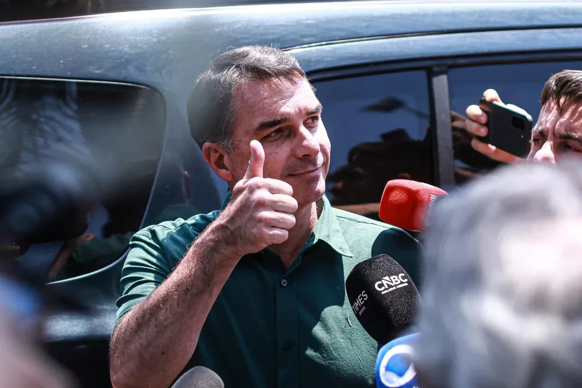 Propaganda de Flávio que foi ao ar sem som será reexibida na TV nesta 4ª