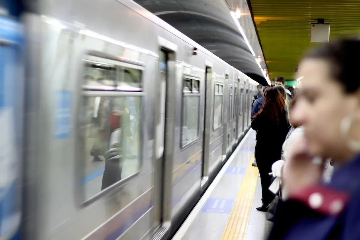 Falha na Linha 1 do Metrô impacta também operação da Linha 3 nesta sexta