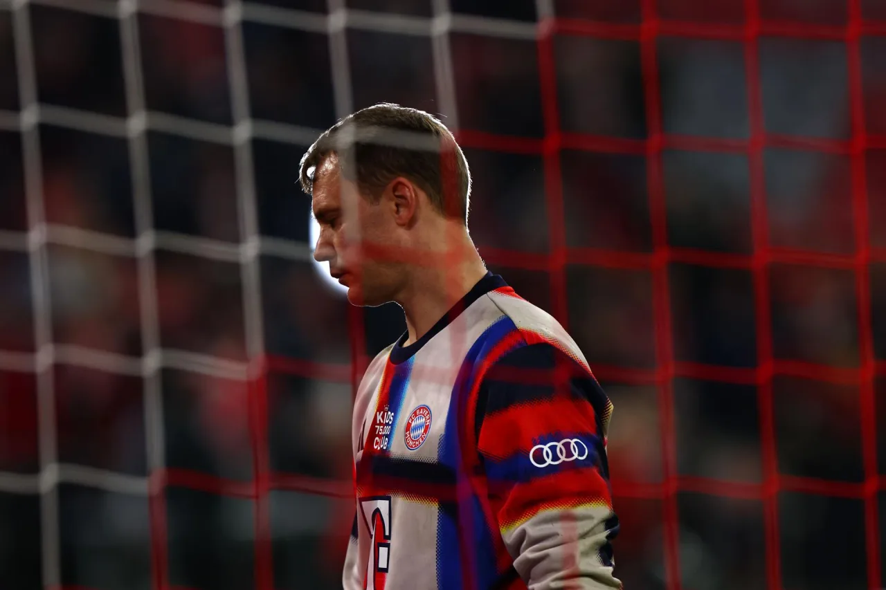 Diretor do Bayern de Munique defende Neuer após falha: “Nenhuma dúvida”