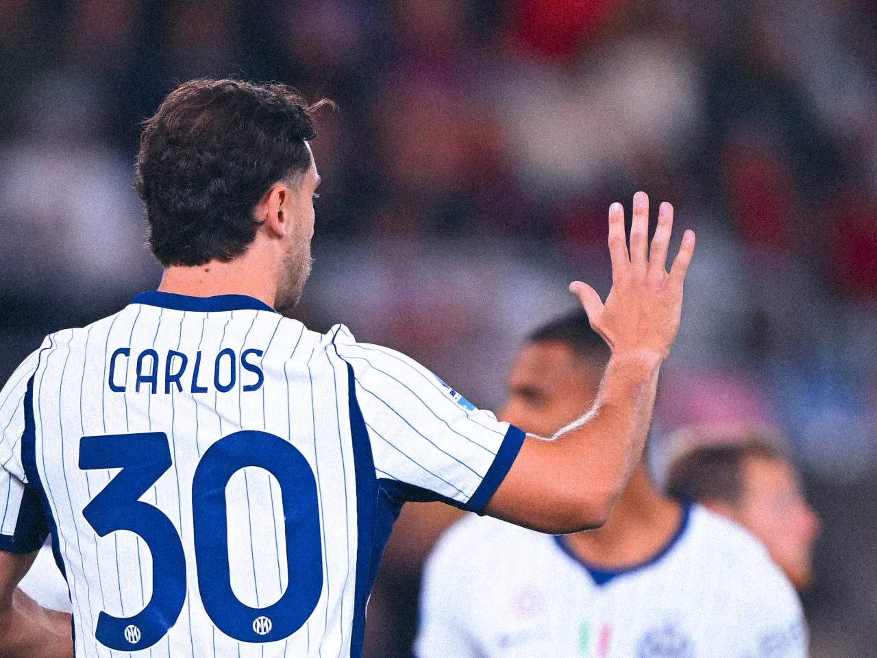 Com brilho de reserva brasileiro, Inter de Milão vence o Bologna de virada