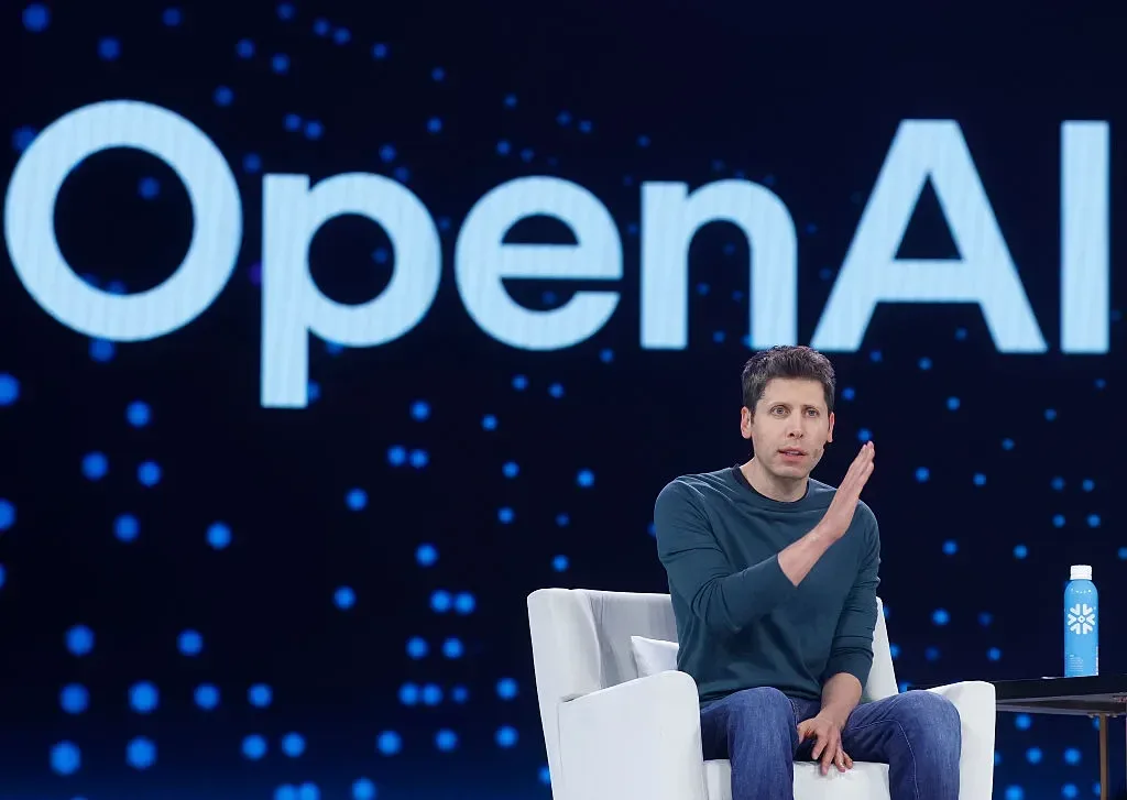 OpenAI identifica funcionário suspeito de instalar gravador escondido em escritório