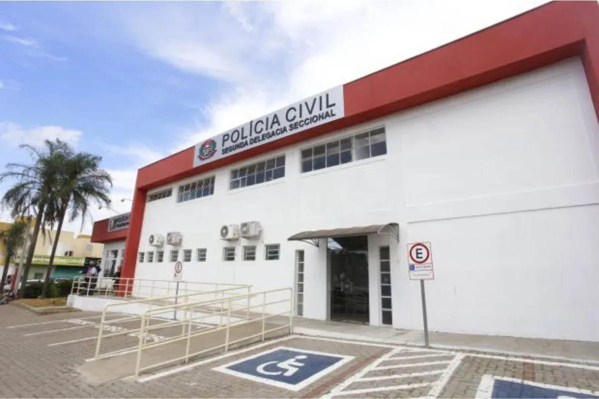 Dois jovens morrem em acidente de carro durante suposto racha em Campinas