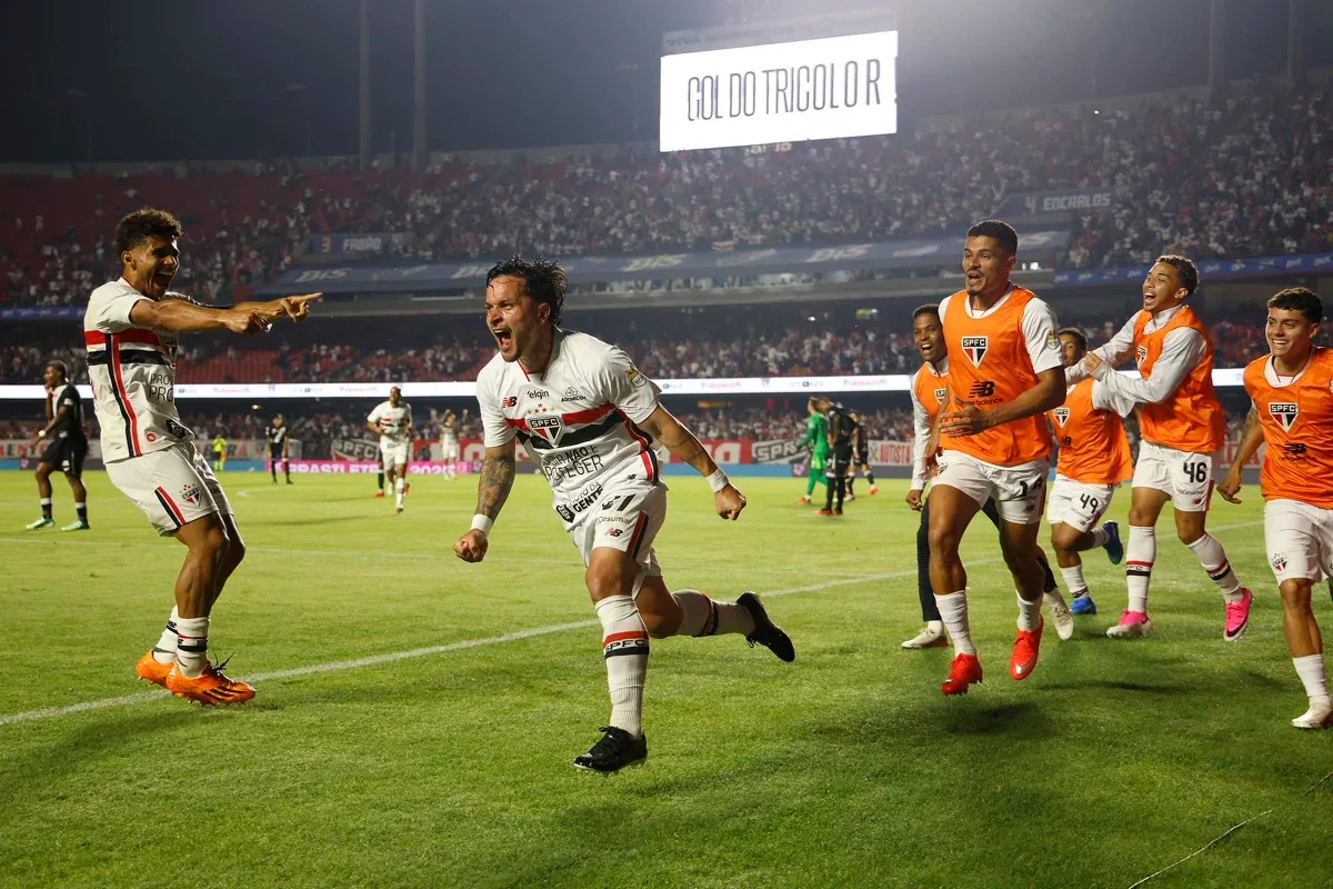 São Paulo vence Vasco e se firma na briga por vaga na Libertadores 2027