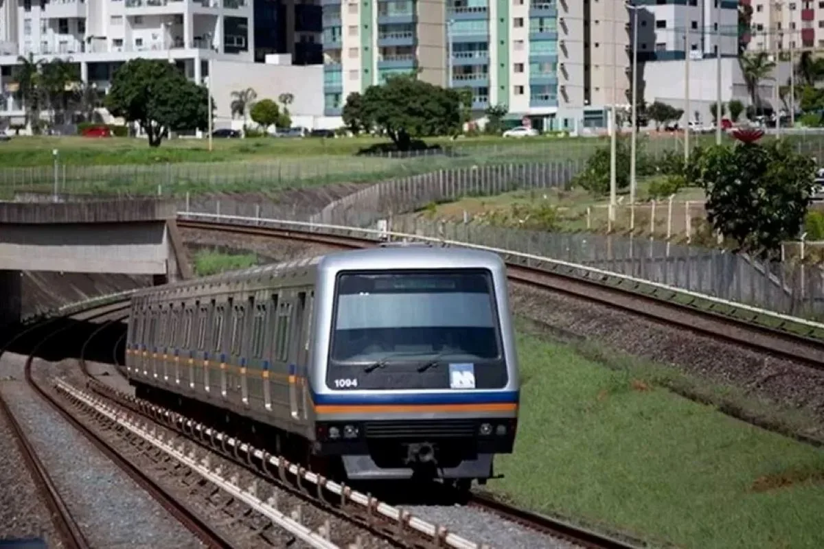 Metrô: trem é evacuado após apresentar falha na estação de Águas Claras