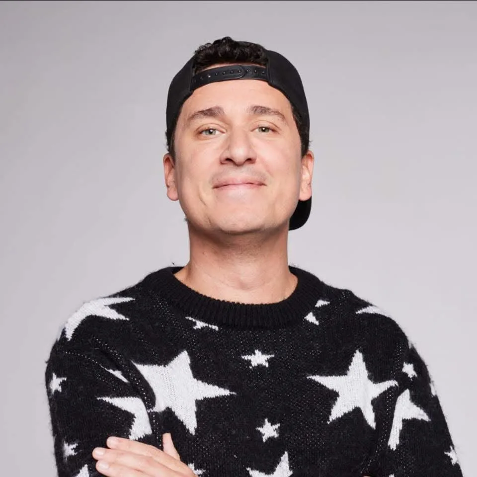 Com humor e histórias do cotidiano, Rafael Portugal se apresenta em São Luís