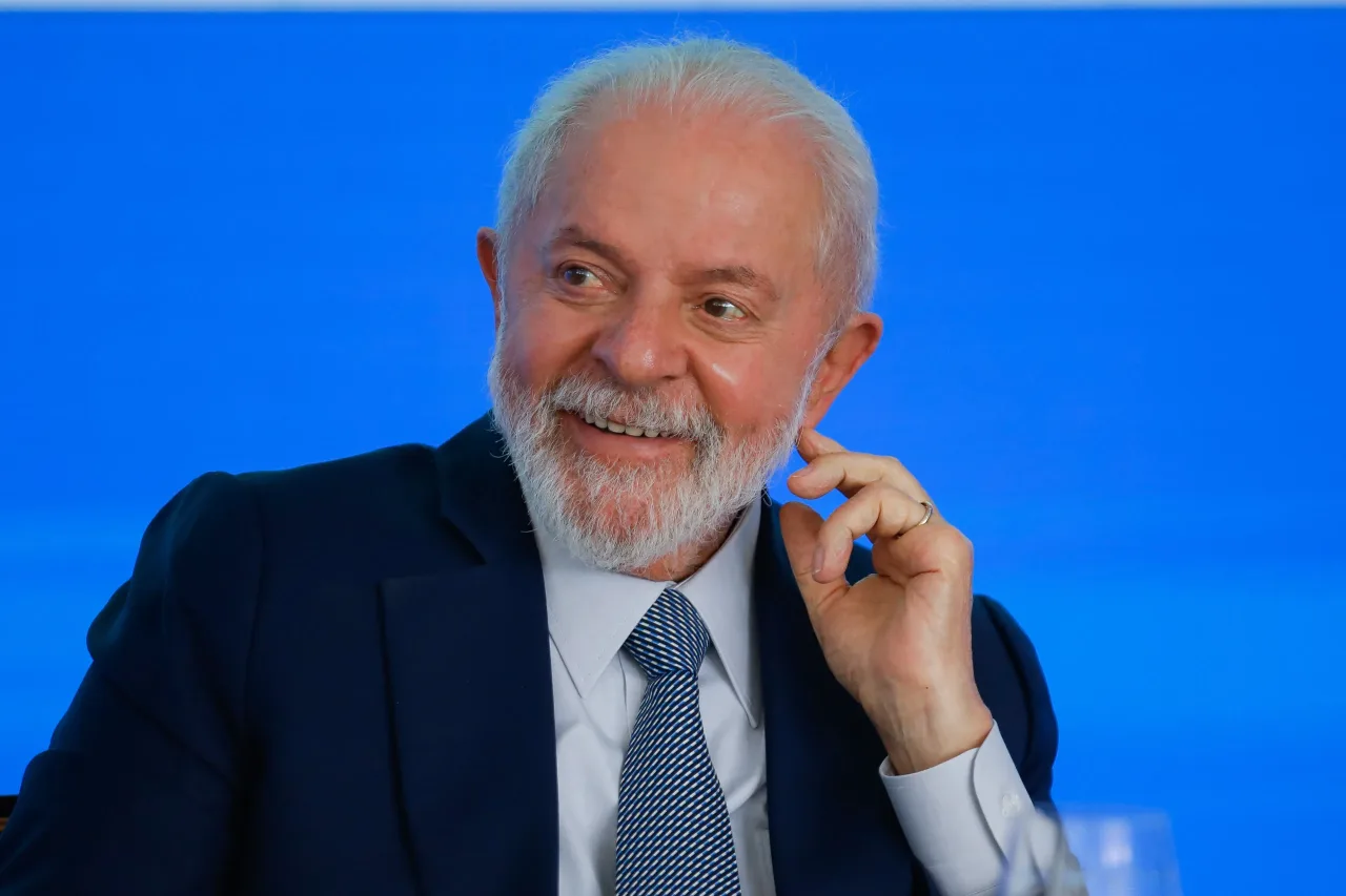Brasil deve voltar a ser a 8ª maior economia do mundo em 2027, diz FMI