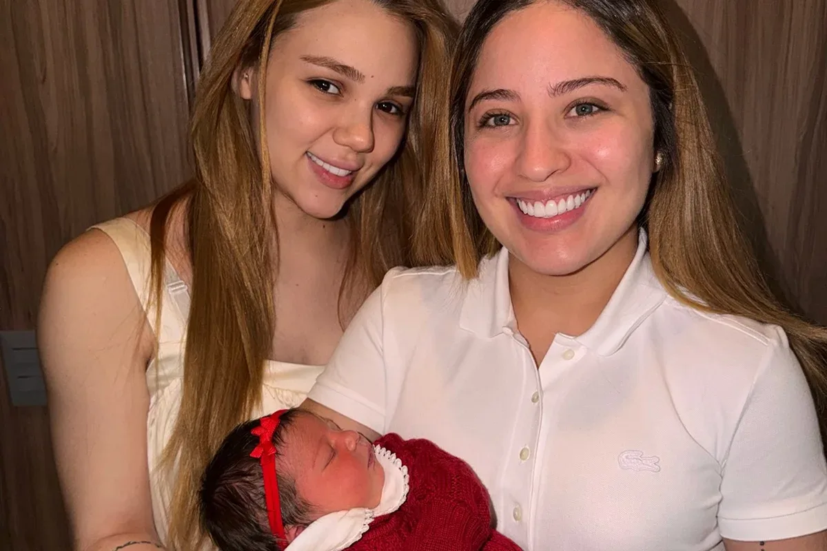 Fotos: "Minhas meninas", declara Mari Fernandez para a esposa e a filha