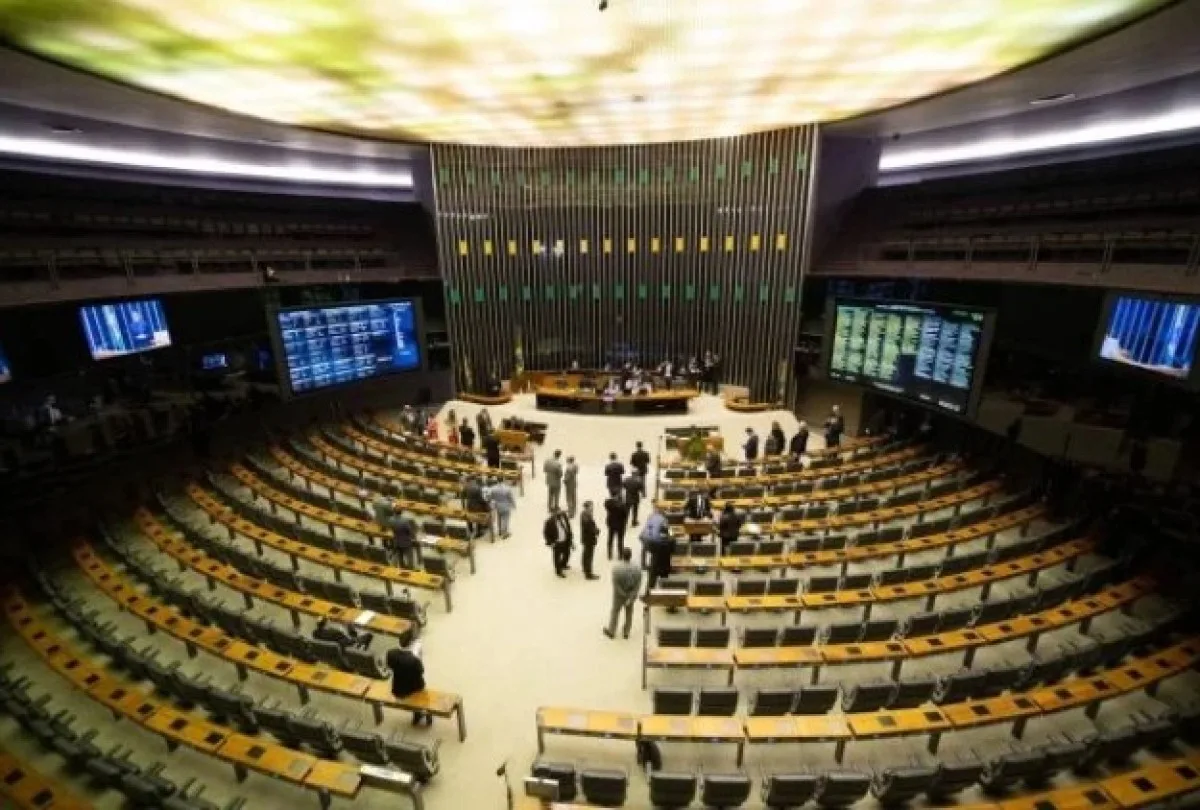 Câmara aprova alta de 110% no adicional de fronteira pago a servidores