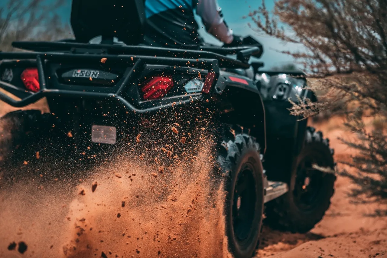 Quadriciclo 4×4 de R$ 40,7 mil entra em campanha e mira uso no campo