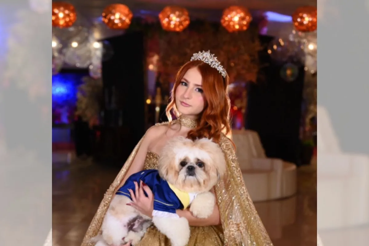 Debutante escolhe cachorro como príncipe de sua festa de 15 anos