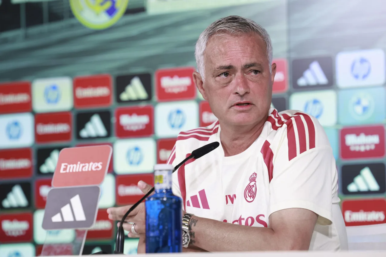 Mourinho relembra caso Prestianni e se diz vítima da opinião pública