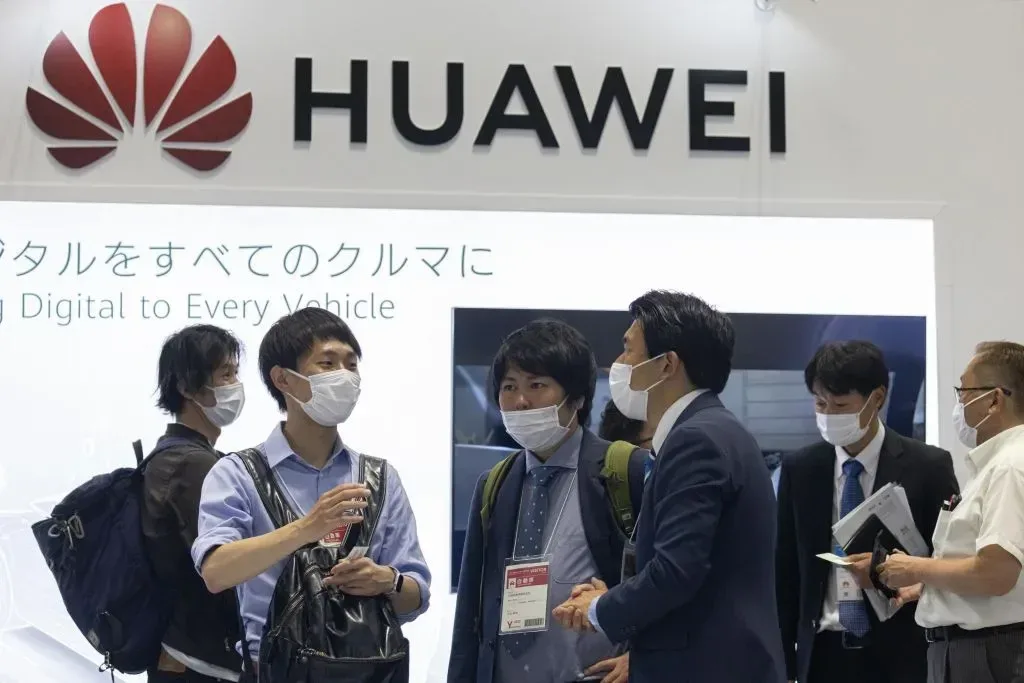 DeepSeek ajuda Huawei a desenhar chips: o que muda na disputa com a Nvidia